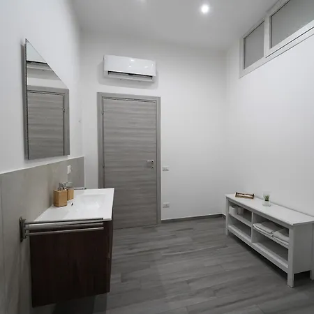 Garibaldi Vesuvio 4* Nápoles